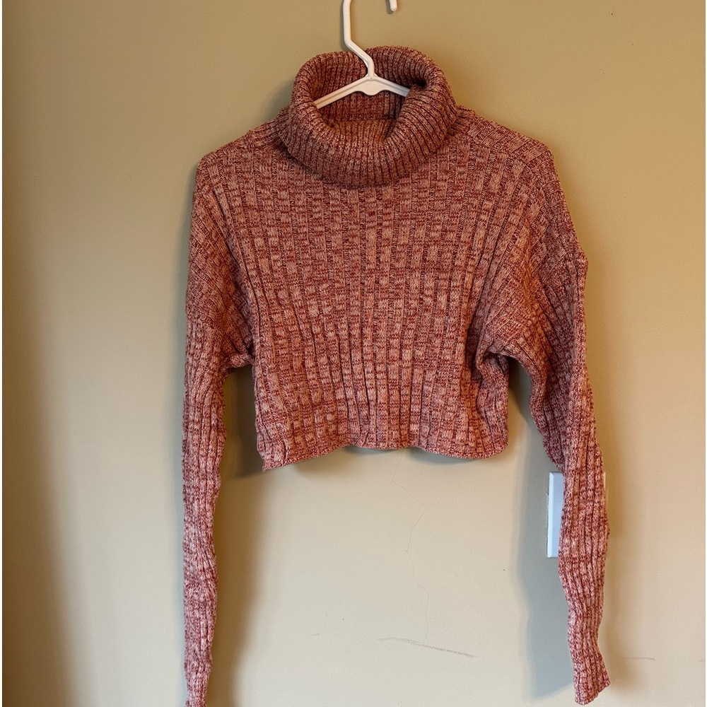 Forever 21 crop sweater, size M